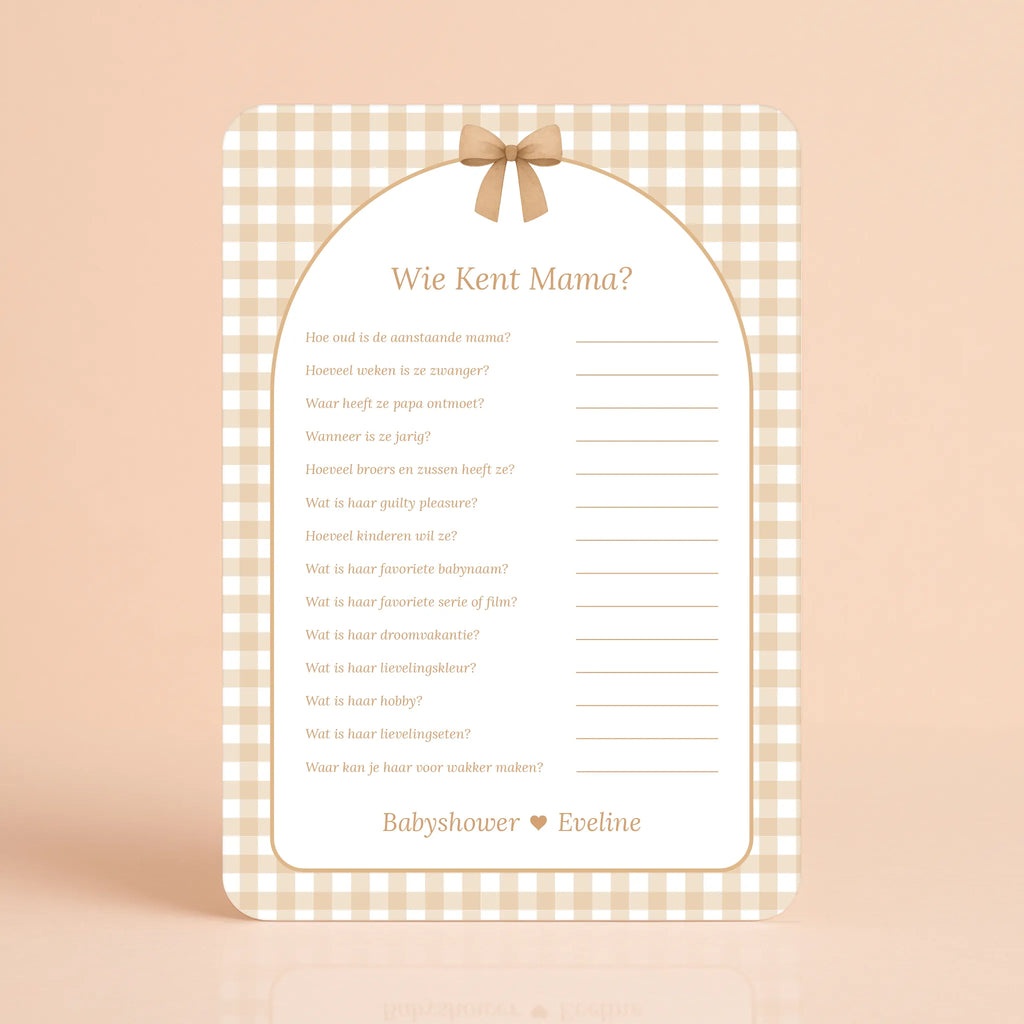 Babyshower spelkaart Wie kent Mama in Gingham Bruin stijl, gepersonaliseerd met naam – Studio Miron